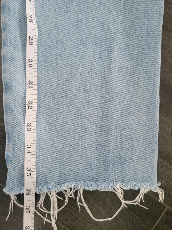 LEVI'S Wedgie Straight Leg Light Blue Jeans with Frayed Hem - Size  W28 L26 - Picture 10 of 10